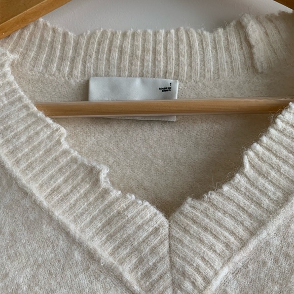 Aritzia Wilfred sweater - Picture 3 of 3